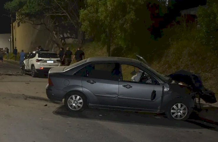 Colisión Frontal en la Avenida: Joven Grave fue Deridado a Paraná tras Choque en Crespo